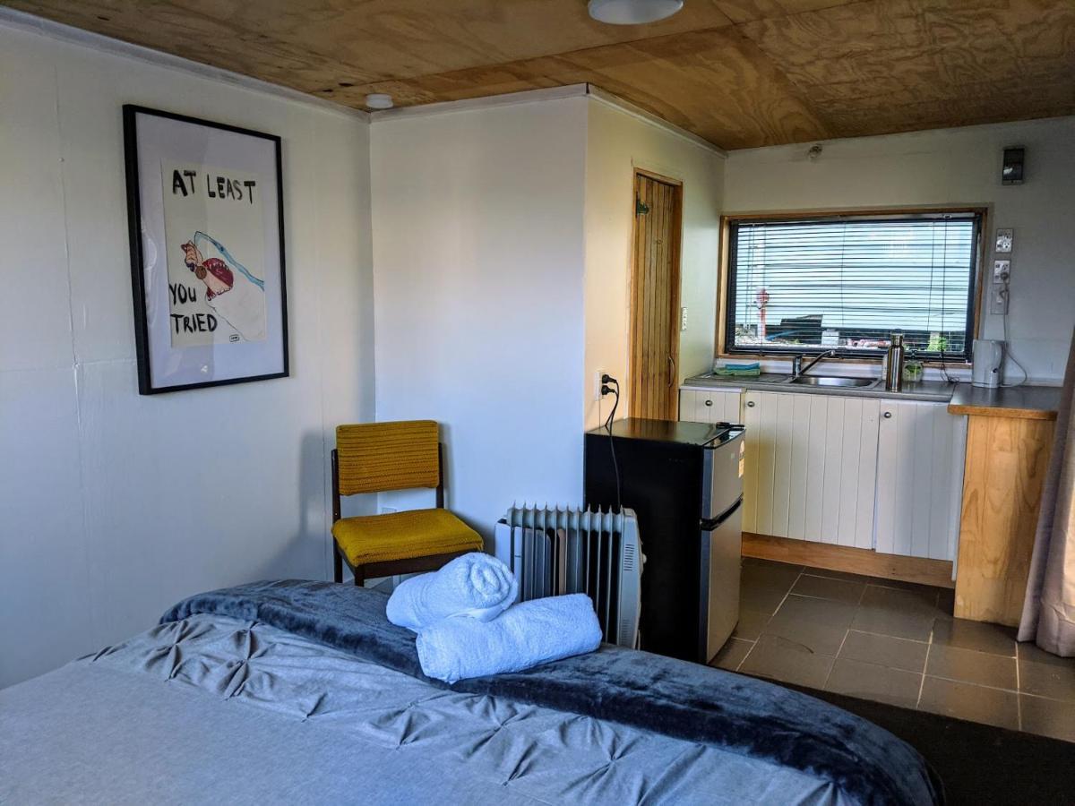 Cox Bay Cottage Раглан Экстерьер фото